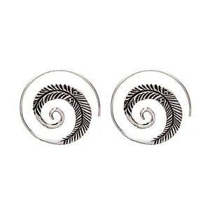 【送料無料】ピアス　シルバートーンスパイラルリーフピアス　シダ81stgeneration messing silber ton spirale farn blatt stammes ethnische ohrringe