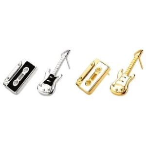 【送料無料】ピアス　レトロギタースタッドピアス　カセットretro gitarre und kassette mit nieten ohrringe zwei farben zur auswahl