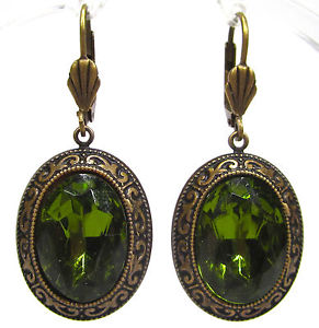 【送料無料】ピアス　ピアス　カンランガラスグリーンsoho ohrhnger grnderzeit bohemia olivine handgemachtes glas 1960´s grn