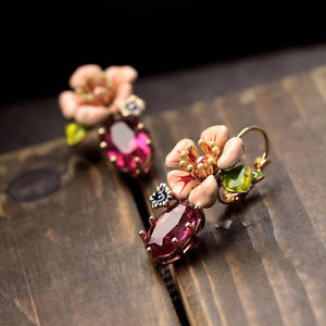 【送料無料】ピアス　スリーパーピアス　フラワーローズリーフグリーンレトロエナメルohrringe emaille schlfer blume rose blatt grn retro golden l1｜hokushin