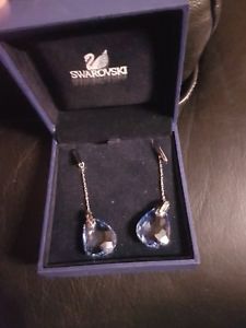 【送料無料】ピアス　スワロフスキーパラレルピアス　ネックレスswarovski paralle long ohrringe original earrings