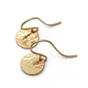 【送料無料】ピアス　ハンマーゴールドディスクピアス　charmant ohrringe mit scheiben in hammerschlag optik ygf 14k gold 585
