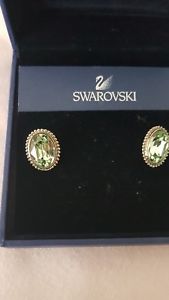 【送料無料】ピアス　オリジナルスワロフスキーピアス　グリーングリーンエメラルドネックレスswarovski ohrringe original grun green emerald earrings