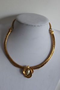 【送料無料】ネックレス　トルククランプメダイヨンホワイトパールcollier torque micris bijou fantaisie mtal dor mdaillon perle blanche