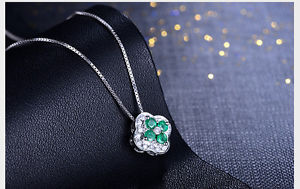 【送料無料】ネックレス　スターリングシルバーグリーンクリップラスシートcollier court pendantif 4 feuille ras du cou argent sterling 925 cz vert cy1