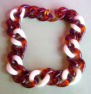 【送料無料】ネックレス プラスチックオレンジクランプ887 collier ras du cou plastique ambre et blanc