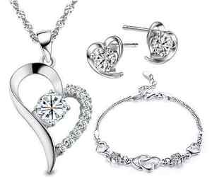 【送料無料】ネックレス　ドナクオーレオーナメントcollana donna cuore orecchini cristallo bianco bracciale love parure set coppia