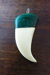 【送料無料】ネックレス　マラカイトホーンpendentif ancien en malachite et corne