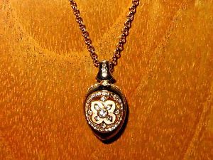 【送料無料】ネックレス　ロシアエナメルクランプスワロフスキーoeuf pendentif russe authentique collier maill noir blanc swarovski fleur