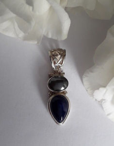 【送料無料】ネックレス　クリエイションフレンドリーシルバーヘマタイトラピスラズリagnes creations sympa pendentif femme argent 925 orn hmatite amp; lapis lazuli
