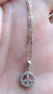 【送料無料】ネックレス　クランプソリッドシルバージルコニウムcollier peace amp; love en argent massif et zirconium｜hokushin