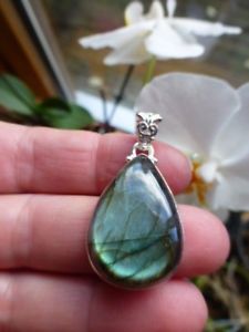 【送料無料】ネックレス　シルバーパンチペンダントbeau pendentif avec labradorite en argent 925 poinon