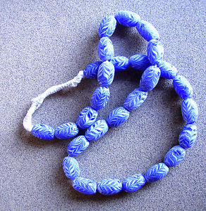 【送料無料】ネックレス　ガラスクランプパテ1611 collier pate de verre bleue