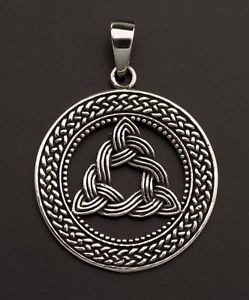 【送料無料】ネックレス　ノードセルティックソリッドシルバーpendentif noeud eternite celte triquetra argent massif 925 6g k21 25841｜hokushin 16,265円