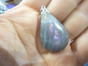 【送料無料】ネックレス　ペンダントケースpendentif protection labradorite violet trs rare ref 6225