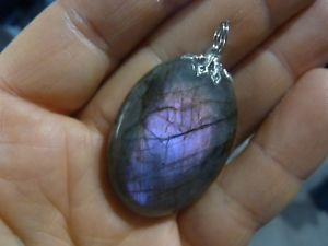 【送料無料】ネックレス　ペンダントケースpendentif protection labradorite violet trs rare ref 7648