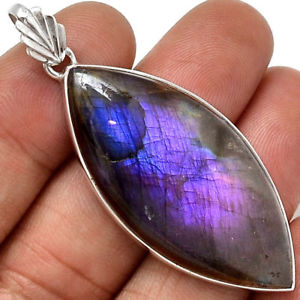 【送料無料】ネックレス　ペンダントケースマウントpendentif protection labradorite violet trs rare monture argent 925 ref 7493
