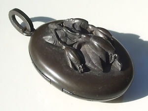 【送料無料】ネックレス　エボナイトペンダントドアミッドbeau et gros pendentif porte photo ancien milieu xixme en ebonite ht 6,5cm