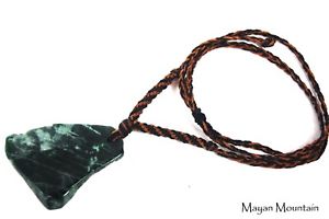【送料無料】ネックレス　グアテマラエメラルドグリーンフリーフォームクリップrare guatmaltque vert meraude jadite jade gratuit forme macram collier