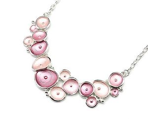 【送料無料】ネックレス　ネックレスマルチペンダントシェルローズcc1764e collier plastron pendentif multi coquilles email rose et mtal reli｜hokushin