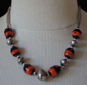 【送料無料】ネックレス　ガラスペーストホワイトメタルアフリカcollier ras de cou afrique perles en pte de verre et en mtal blanc｜hokushin