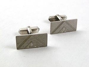 【送料無料】メンズアクセサリ&mdash;　ビンテージスターリングシルバートライアングルシールドカフリンクスvintage sterling silver triangle cufflinks by s in shield 21617｜hokushin