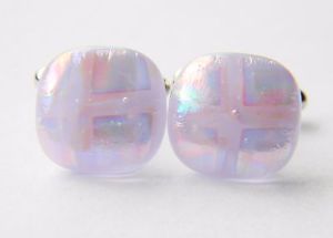 【送料無料】メンズアクセサリ―　ダイクロイックガラスカフスボタンライラックパターンgenuine dichroic glass hand crafted cufflinks lilac pattern