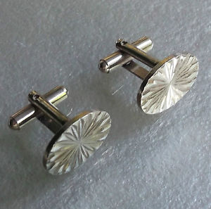 【送料無料】メンズアクセサリ―　ビンテージメンズカフリンクスカットcufflinks vintage mens cuff links 1960s 1970s starburst oval cut goldtone metal