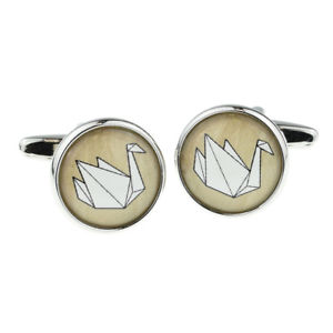 【送料無料】メンズアクセサリ―　ボックスデザインカフリンクスorigami swan design cufflinks in a cufflink box x2boc317