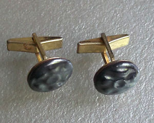 【送料無料】メンズアクセサリ―　ビンテージメンズカフリンクススレートグレーボタンエンドcufflinks vintage mens cuff links 1960s 1970s goldtone slate grey button end