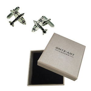 【送料無料】メンズアクセサリ―　カフスボタンオニキスアートボックスオンmens silver spitfire war plane aeroplane cufflinks amp; gift box by onyx art