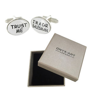 【送料無料】メンズアクセサリ―　メンズジョークカフスボタンオニキスアートボックスオンmens car s man joke cufflinks amp; gift box by onyx art