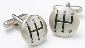 【送料無料】メンズアクセサリ―　シフトレバーカフスボタンボックスカフリンクgear lever cufflinks motoring driving cuff links in box