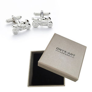 【送料無料】メンズアクセサリ―　メンズシルバーバイクカフスボタンオニキスアートバイカーボックスオンmens silver motor bike cufflinks amp; gift box by onyx art biker
