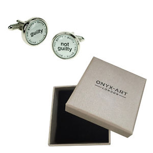 【送料無料】メンズアクセサリ―　メンズジョークカフスボタンオニキスアートボックスオンmens guilty judge joke lawyer cufflinks amp; gift box by onyx art