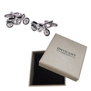 【送料無料】メンズアクセサリ―　メンズシルバーバイクカフスボタンボックスオニキスアートバイカーmens silver motorbike cufflinks amp; gift box biker motorcyclist gift by onyx art 13,845円