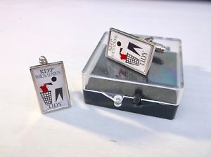 【送料無料】メンズアクセサリ―　トッテナムホットスパーエリアバッジメンズカフスボタンtottenham hotspur spurs supporters keep your area tidy badge mens cufflinks gift