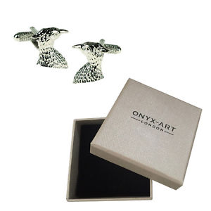 【送料無料】メンズアクセサリ―　メンズシルバーファルコンカフスボタンオニキスアートボックスオンmens silver falcon bird animal cufflinks amp; gift box by onyx artカフス