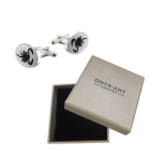 【送料無料】メンズアクセサリ―　メンズラウンドスコーピオンカフリンクスボックスオニキスアートサインインmens round scorpion cufflinks amp; gift box scorpio star sign by onyx art