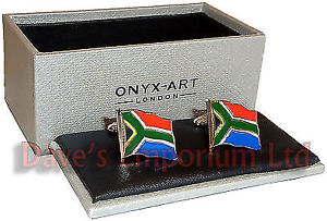 【送料無料】メンズアクセサリ―　シマメノウアフリカフラグカフスリンク アフリカカフスリンクsouth african flag cufflinks by onyx art gift boxed south africa cuff links
