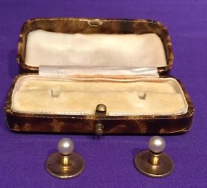 【送料無料】メンズアクセサリ― アンティークメンズボックスドレススタッドボルトパールantique men’s dress studs pearl and gold plated in box