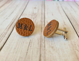 【送料無料】メンズアクセサリ―　パーソナライズカフスボタンpersonalised leather cufflinks genuine grain 3rd anniversary gift wedding groom