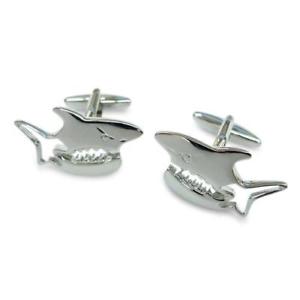 【送料無料】メンズアクセサリ―　サメカフスリンクsilver shark cufflinks