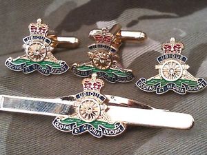 【送料無料】メンズアクセサリ―　カフスボタンバッジネクタイクリップセットroyal artillery cufflinks, badge, tie clip military gift set