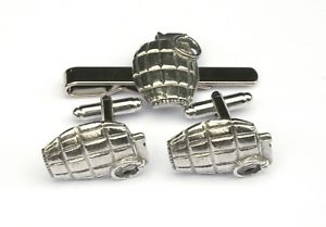 【送料無料】メンズアクセサリ&mdash;　ピューターカフスボタンタイクリップアーミーボックスセットgrenade pewter cufflinks and tie clip set army gift boxed｜hokushin