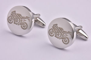 【送料無料】メンズアクセサリ―　シルバーバイクカフリンクスsilver motorbike cufflinks