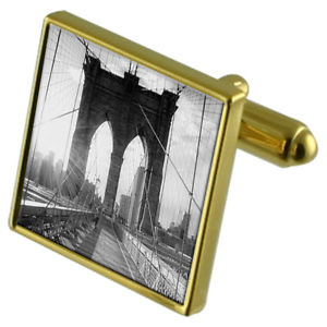 【送料無料】メンズアクセサリ―　ブルックリンカフスボタンクリスタルタイクリップセットbrooklyn bridge picture goldtone cufflinks crystal tie clip gift set