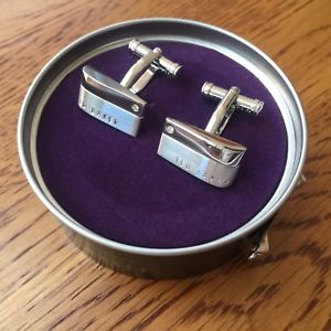 【貨物輸送無料】メンズ付属物― テッドベーカーシルバートーンコーナーストーンロゴカフリンクスted baker silver tone corner stone logo cufflinks bnib