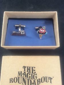 【送料無料】メンズアクセサリ―　マジックラウンドアバウトエナメルカフリンクrare boxed magic roundabout enamel cuff links zebedee amp; dougal dog mad dogs 1997