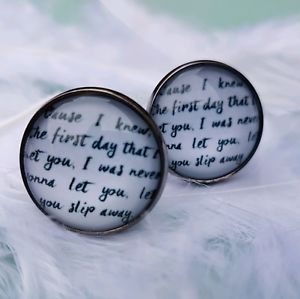【送料無料】メンズアクセサリ―　パーソナライズカフスボタンダンスpersonalised wedding cufflinks vows first dance processional song lyrics